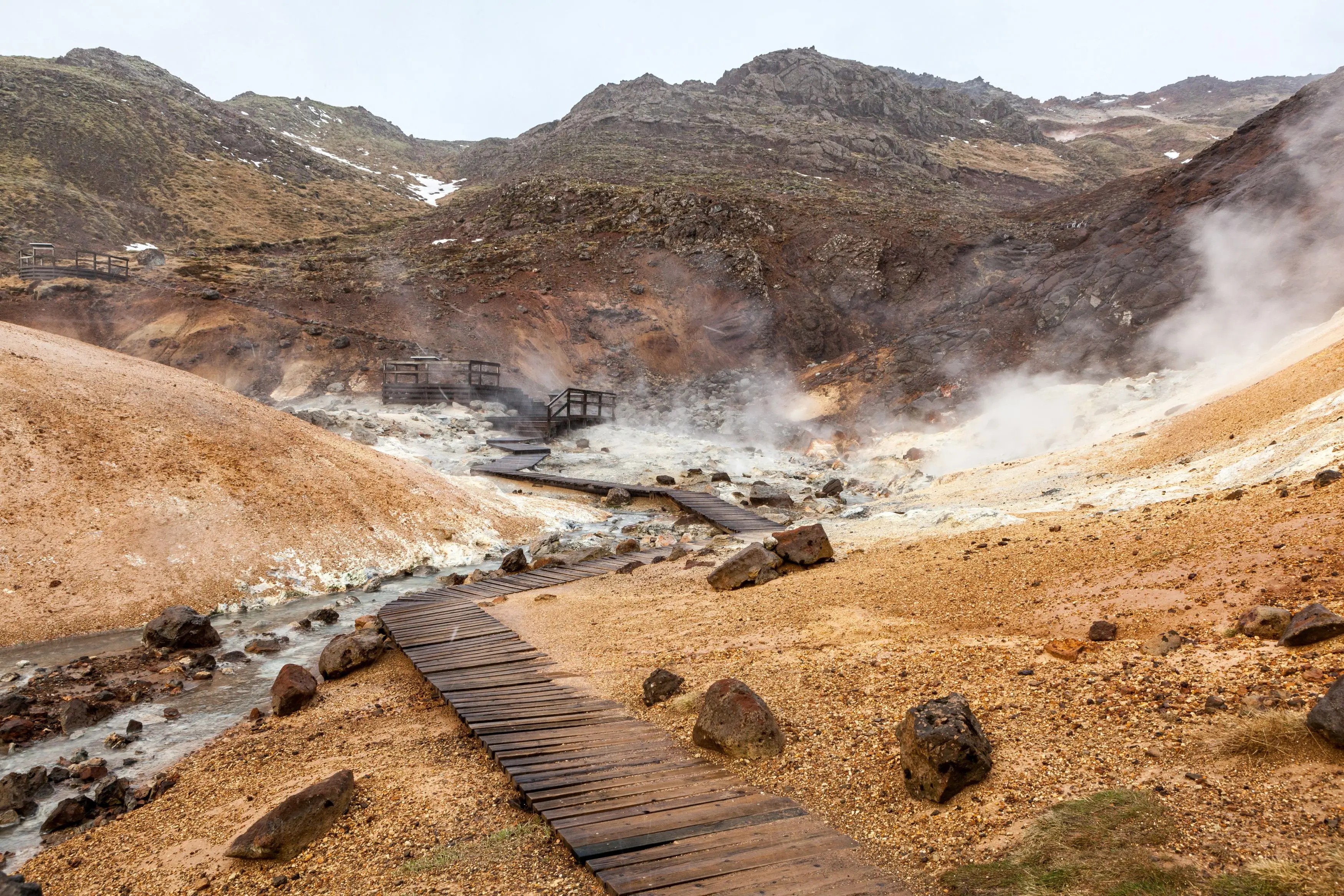 Top Stops for Camper Van Travelers on the Reykjanes Peninsula